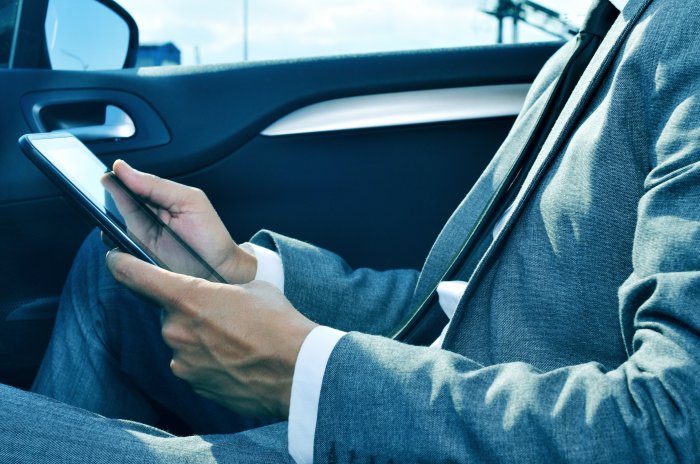 WLAN im Auto – kabelloses Internet während der Fahrt